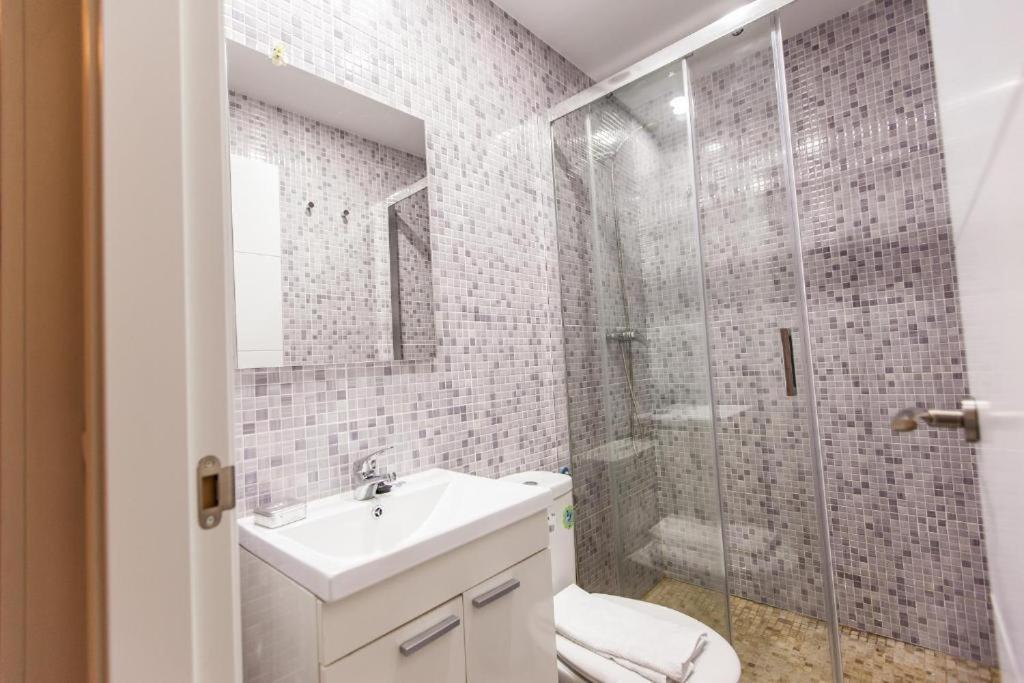 Arce Habitaciones マドリード エクステリア 写真